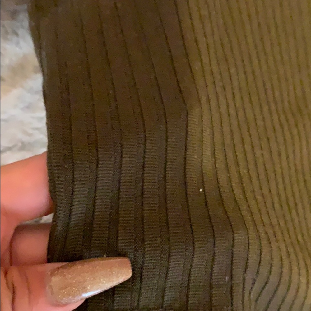 Crop top - Picture 2 of 3